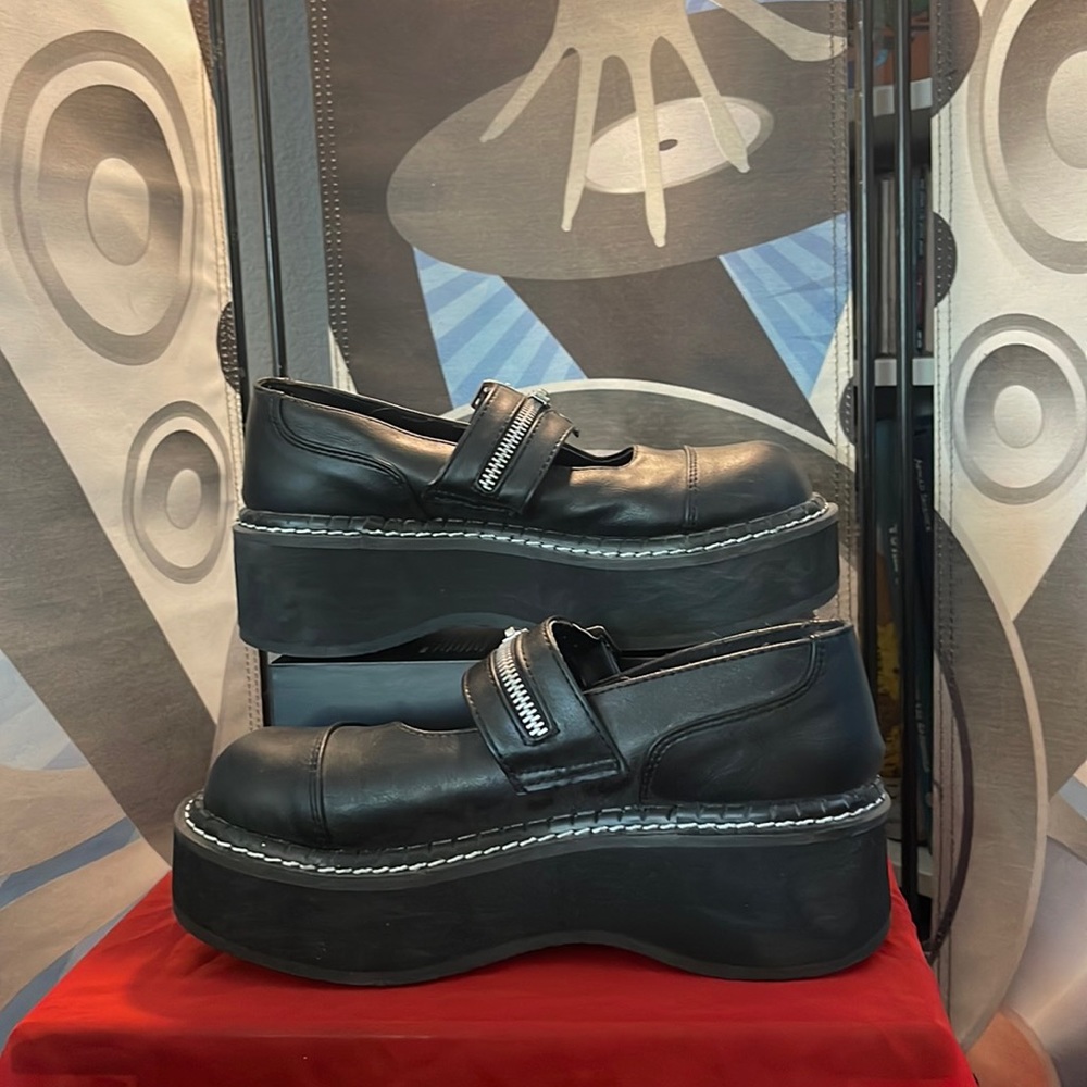 Demonia platform women’s 8 maryjanes